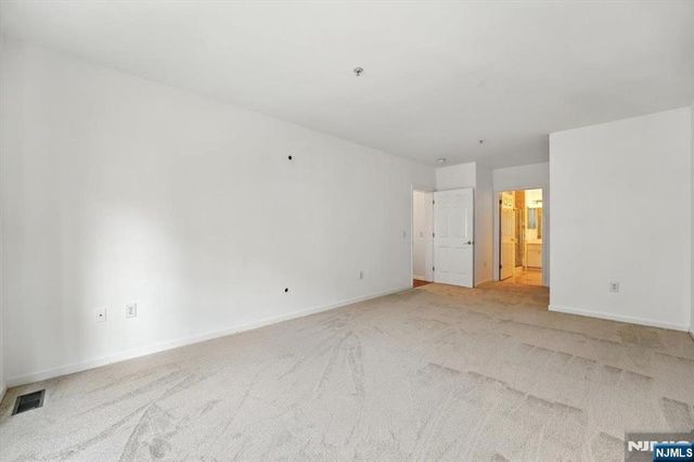 252 The Promenade 9-252, Edgewater, NJ 07020