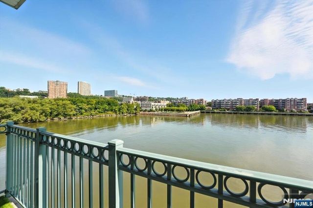 252 The Promenade 9-252, Edgewater, NJ 07020