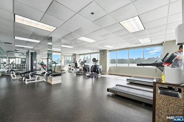 252 The Promenade 9-252, Edgewater, NJ 07020