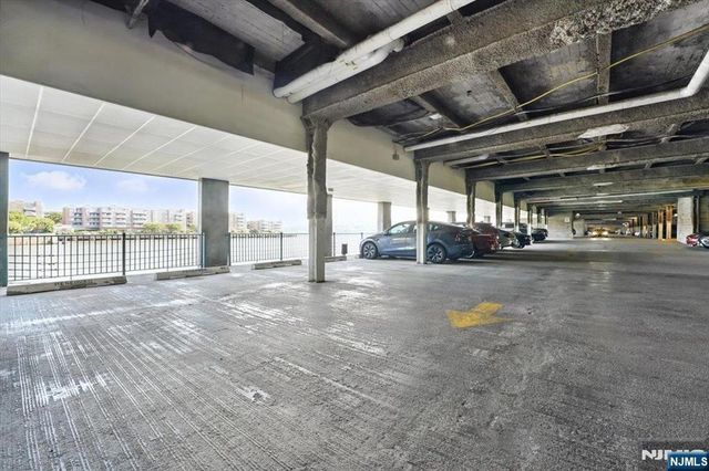 252 The Promenade 9-252, Edgewater, NJ 07020