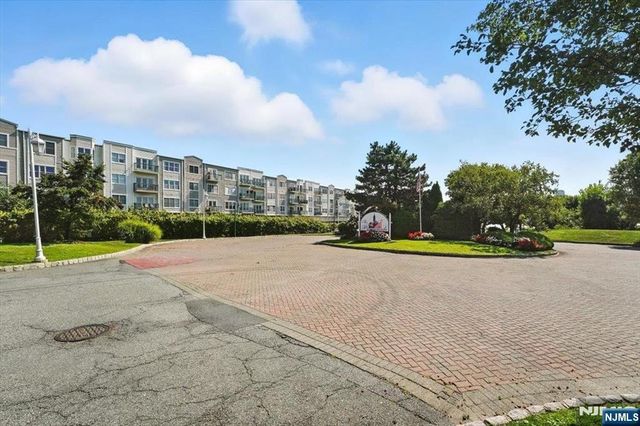 252 The Promenade 9-252, Edgewater, NJ 07020