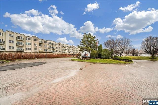 252 The Promenade 9-252, Edgewater, NJ 07020