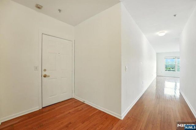 252 The Promenade 9-252, Edgewater, NJ 07020