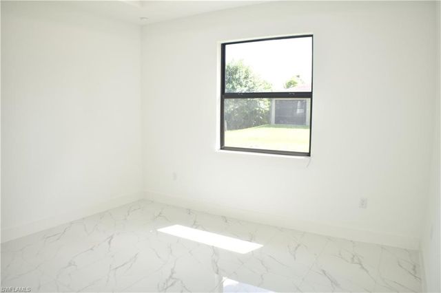 3813 25th ST SW, Lehigh Acres, FL 33976