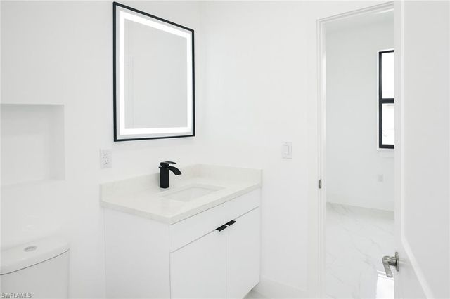 3813 25th ST SW, Lehigh Acres, FL 33976