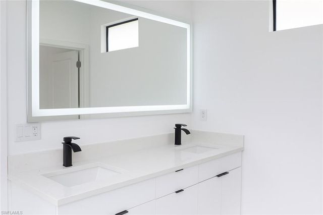 3813 25th ST SW, Lehigh Acres, FL 33976