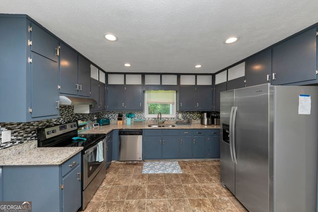 6744 ROCKBRIDGE Road, Stone Mountain, GA 30087