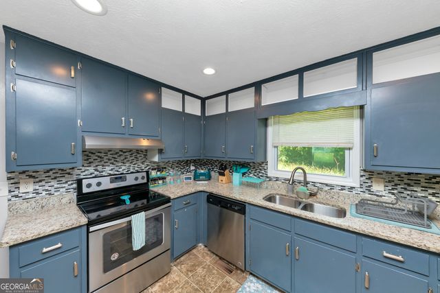 6744 ROCKBRIDGE Road, Stone Mountain, GA 30087