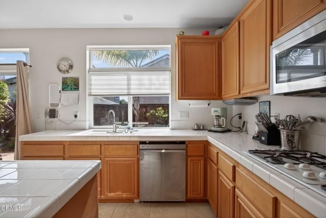 641 Saratoga Avenue, Ventura, CA 93003