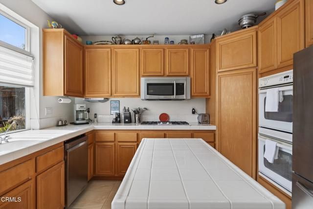 641 Saratoga Avenue, Ventura, CA 93003