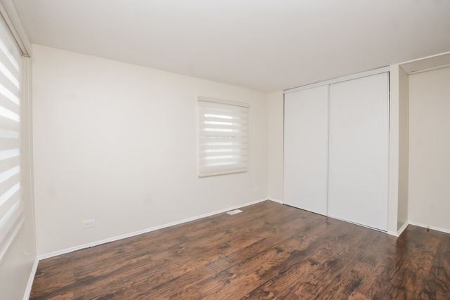 837 Carnaby Court, Schaumburg, IL 60194