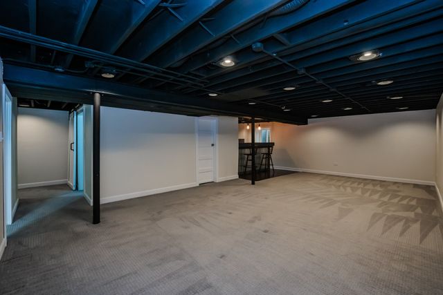 837 Carnaby Court, Schaumburg, IL 60194