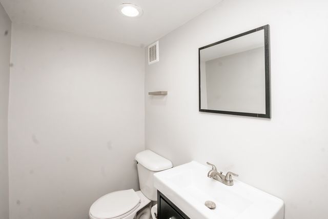 837 Carnaby Court, Schaumburg, IL 60194