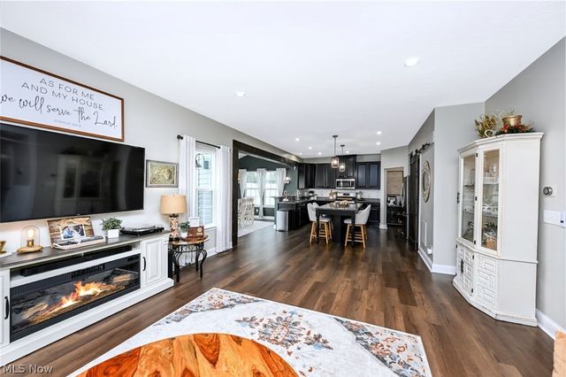 3021 Stonehurst Road, Uniontown, OH 44685