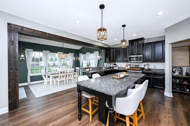 3021 Stonehurst Road, Uniontown, OH 44685