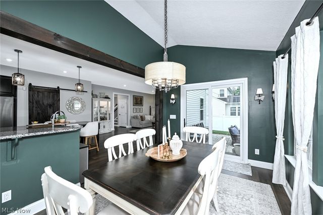 3021 Stonehurst Road, Uniontown, OH 44685