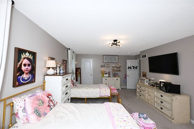 3021 Stonehurst Road, Uniontown, OH 44685