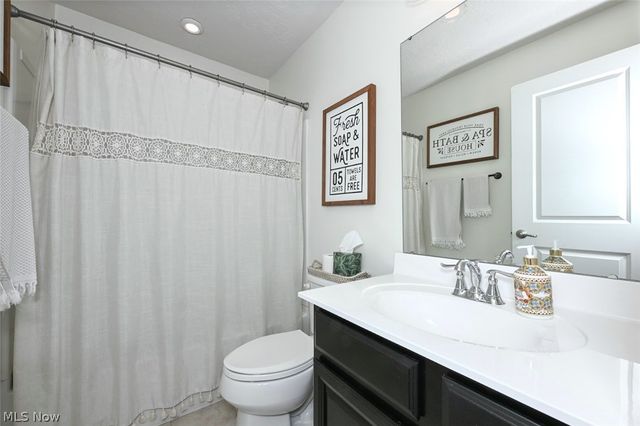 3021 Stonehurst Road, Uniontown, OH 44685