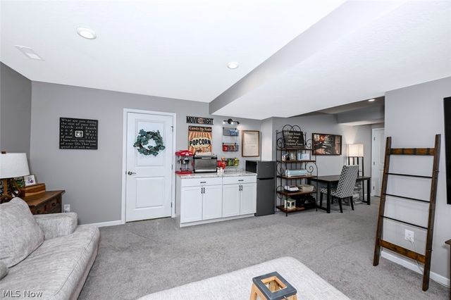 3021 Stonehurst Road, Uniontown, OH 44685