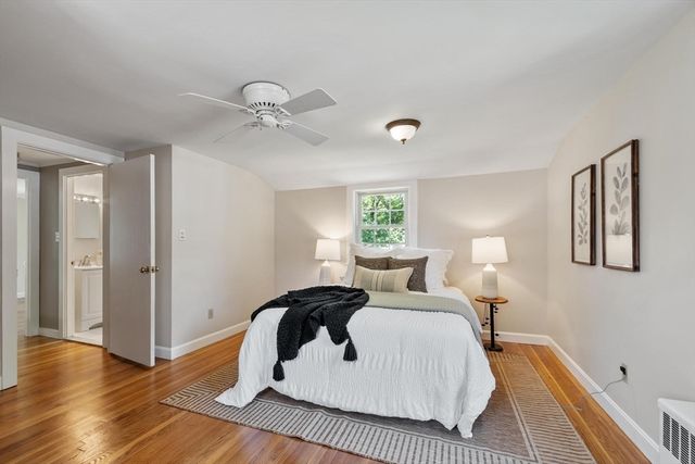7 Curve Street, Bedford, MA 01730