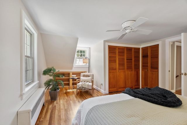 7 Curve Street, Bedford, MA 01730