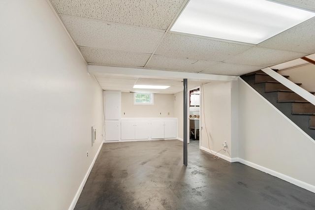 7 Curve Street, Bedford, MA 01730