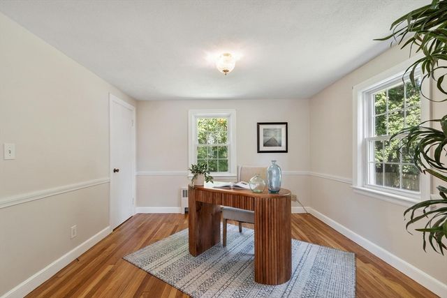 7 Curve Street, Bedford, MA 01730