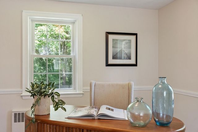 7 Curve Street, Bedford, MA 01730