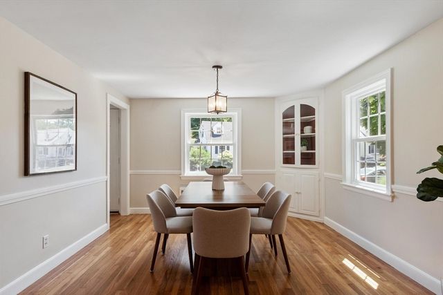 7 Curve Street, Bedford, MA 01730