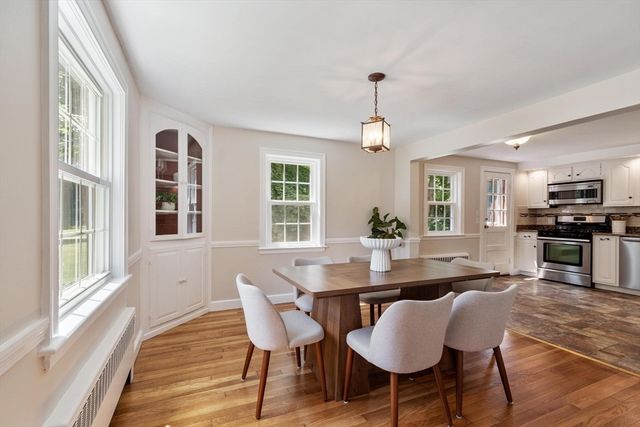 7 Curve Street, Bedford, MA 01730