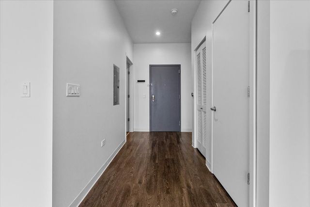 830 N Milwaukee Avenue 211, Chicago, IL 60642