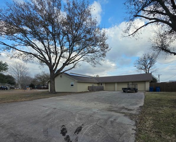 739 Bluebonnet Street, Mexia, TX 76667