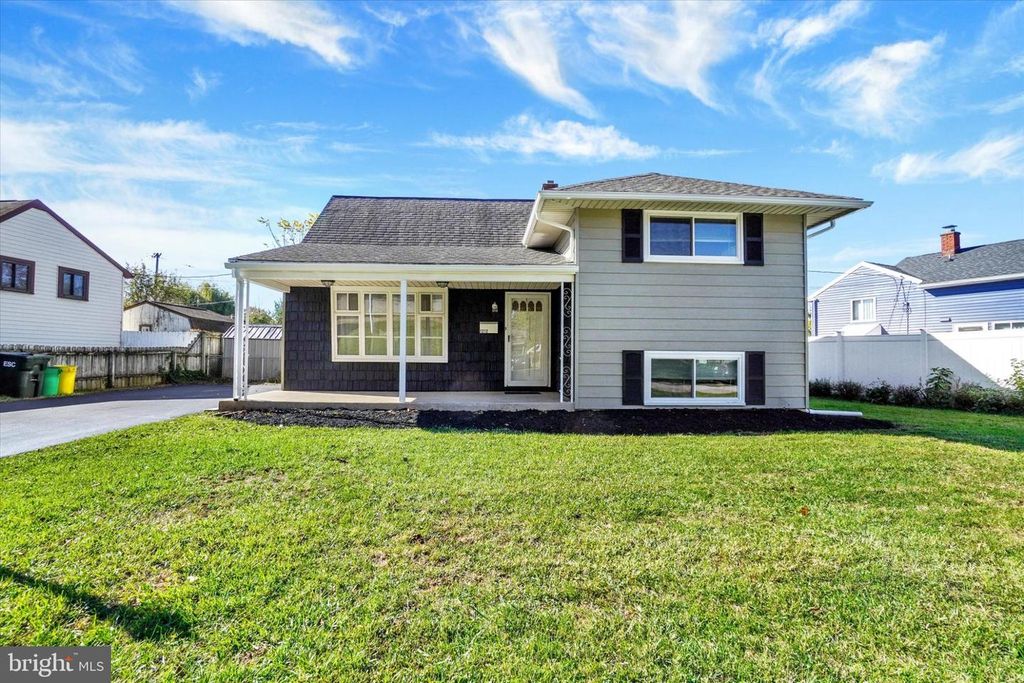 1212 LIVINGSTON RD, York, PA 17404