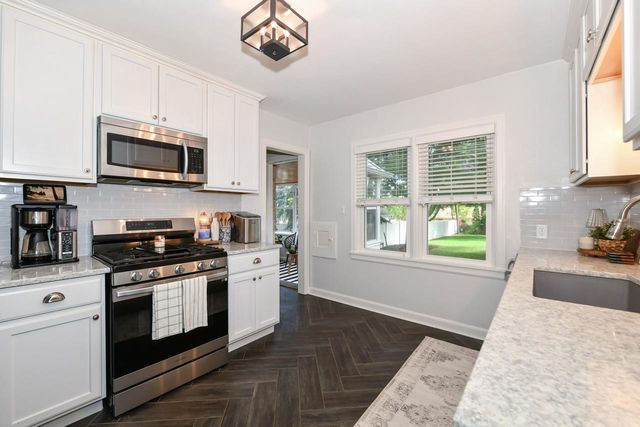610 N 112th STREET, Wauwatosa, WI 53226