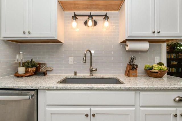 610 N 112th STREET, Wauwatosa, WI 53226