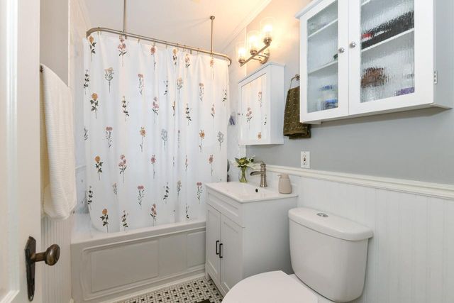 610 N 112th STREET, Wauwatosa, WI 53226