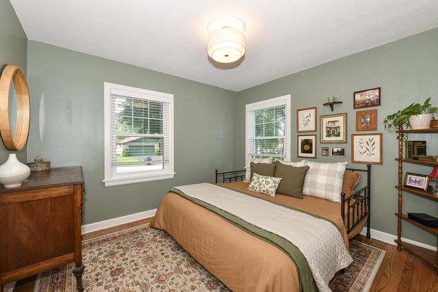 610 N 112th STREET, Wauwatosa, WI 53226
