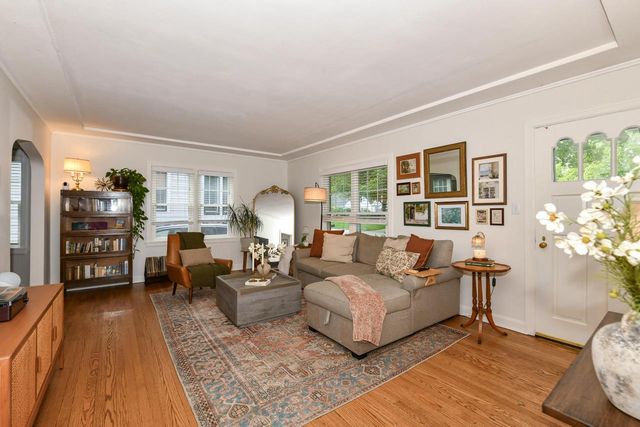 610 N 112th STREET, Wauwatosa, WI 53226