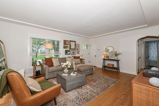 610 N 112th STREET, Wauwatosa, WI 53226