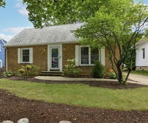 610 N 112th STREET, Wauwatosa, WI 53226