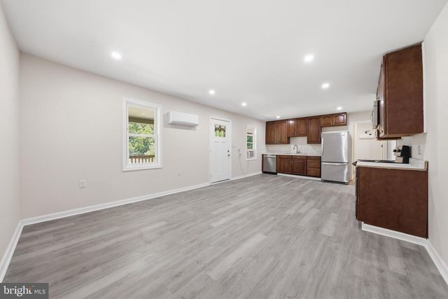 12528 SEAVOLT RD, Hancock, MD 21750