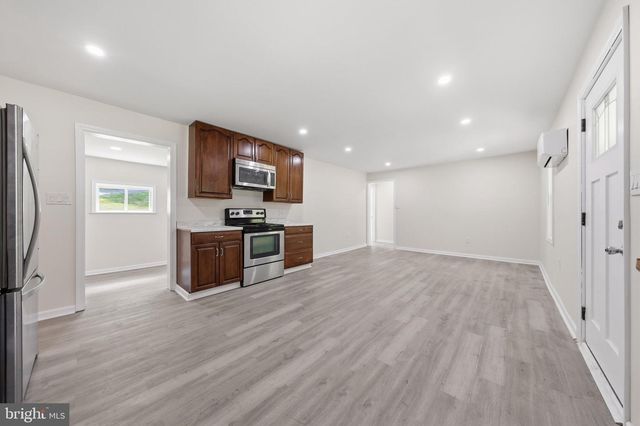12528 SEAVOLT RD, Hancock, MD 21750