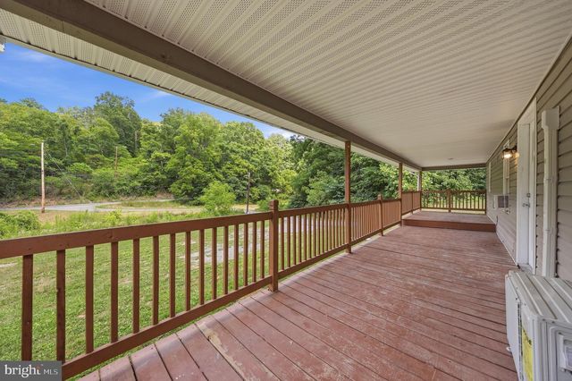12528 SEAVOLT RD, Hancock, MD 21750
