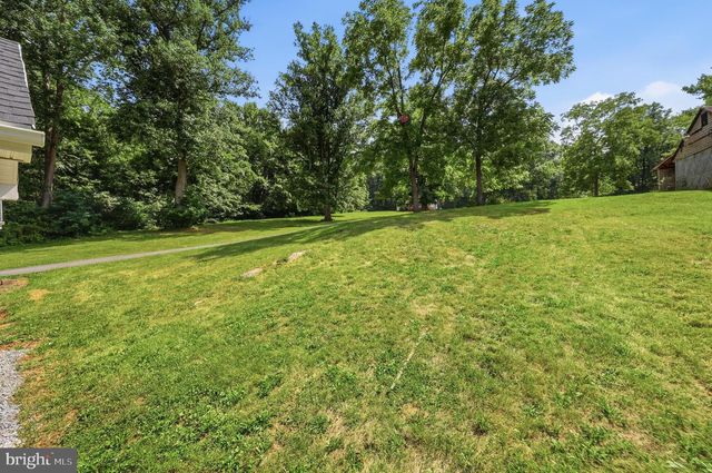 12528 SEAVOLT RD, Hancock, MD 21750