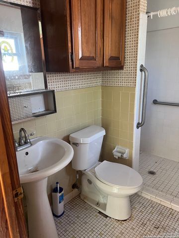 1105 Maia, Pleasanton, TX 78064