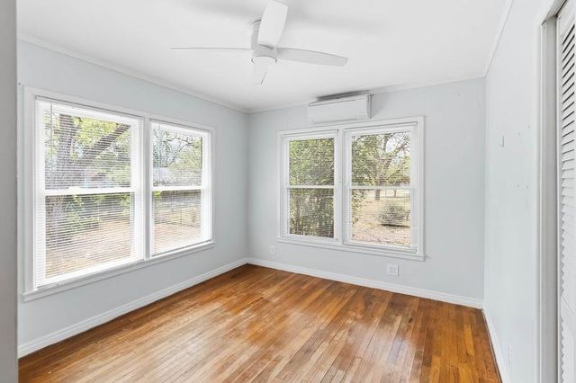 605 W 11th ST, Elgin, TX 78621