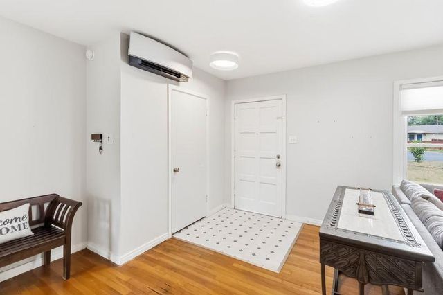 605 W 11th ST, Elgin, TX 78621