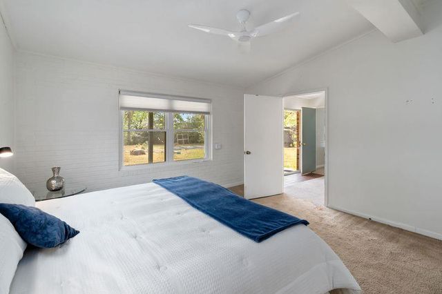 605 W 11th ST, Elgin, TX 78621