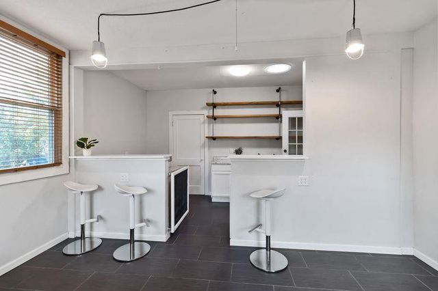 605 W 11th ST, Elgin, TX 78621