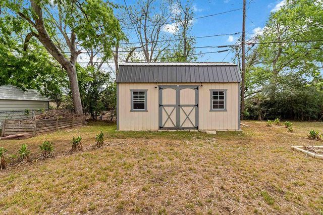 605 W 11th ST, Elgin, TX 78621